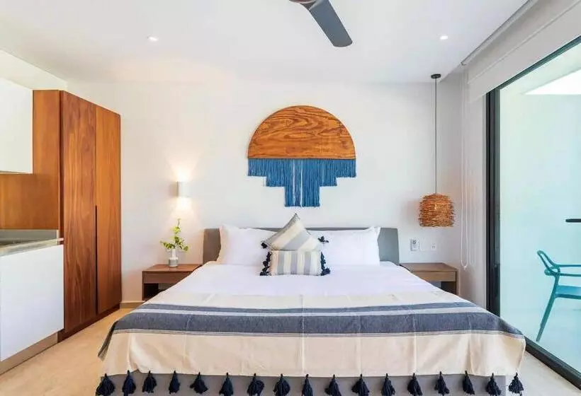 Central Park Lagunas   Luxury Modern Condo With Kitchen