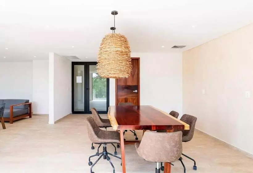 Central Park Lagunas   Luxury Modern Condo With Kitchen