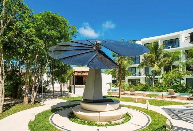 Central Park Lagunas   Luxury Modern Condo With Kitchen