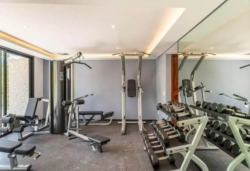 Central Park Lagunas   Luxury Modern Condo With Kitchen