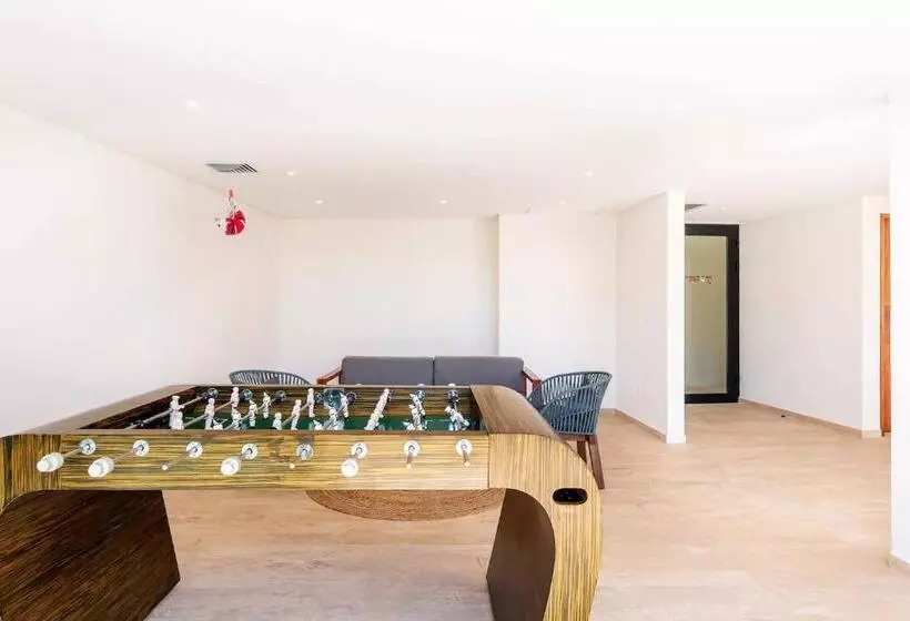 Central Park Lagunas   Luxury Modern Condo With Kitchen