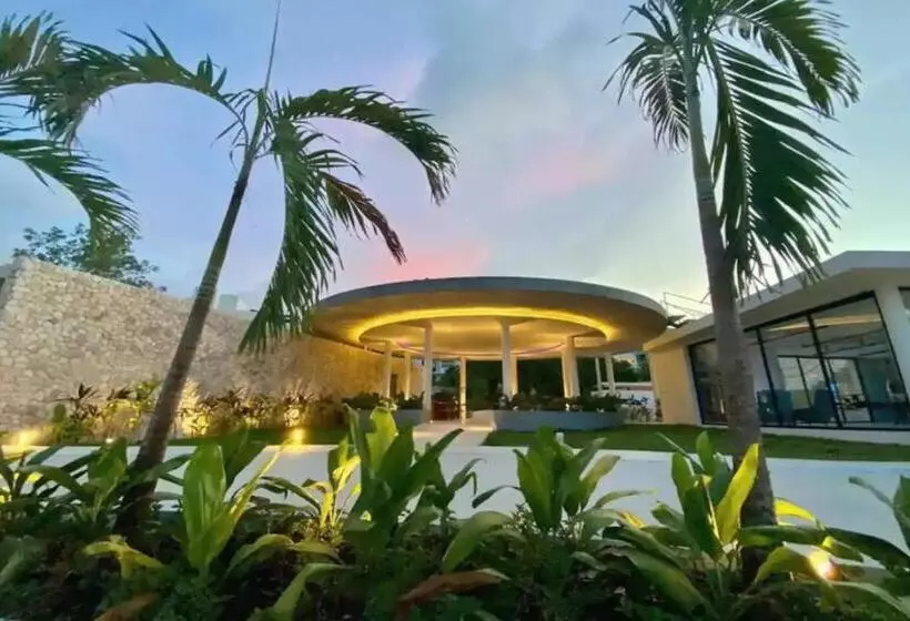 Central Park Lagunas   Luxury Modern Condo With Kitchen