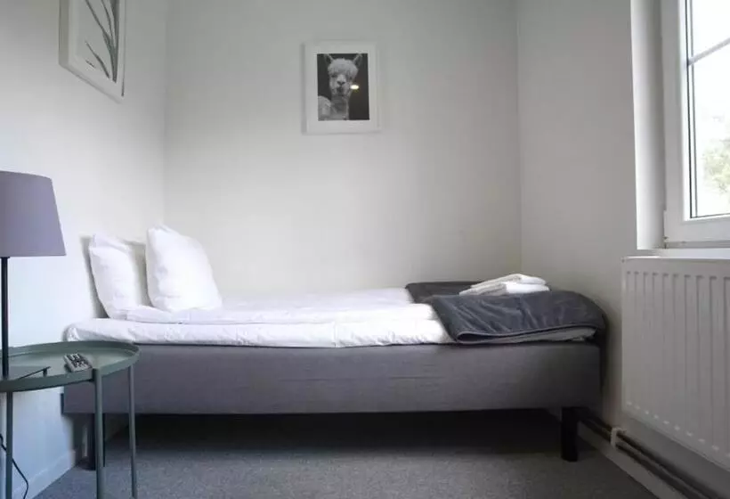 Hotelli Forenom Hostel Gothenburg Säve