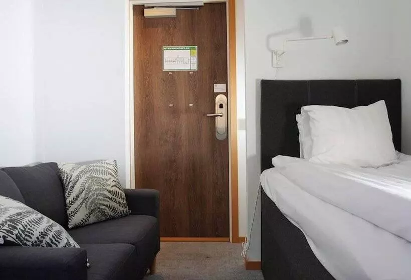 Hotelli Forenom Hostel Gothenburg Säve