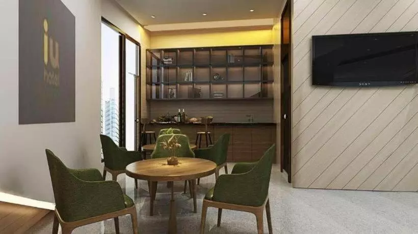 Iu Hotel Qingdao Golden Beach Xuejiadao Metro Station