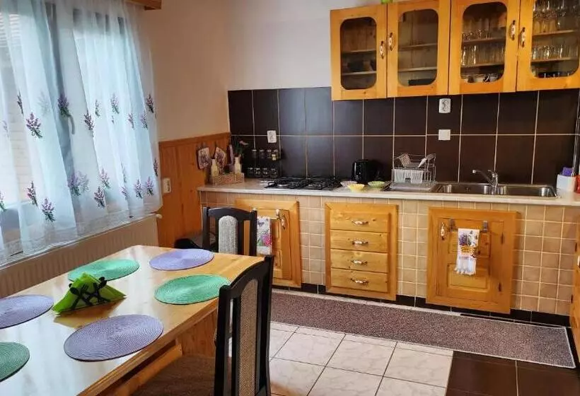 Majatalo Casa Amalia Tocile  Sadu