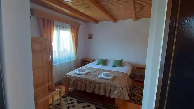 Majatalo Casa Amalia Tocile  Sadu