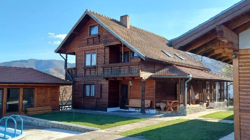 Majatalo Casa Amalia Tocile  Sadu