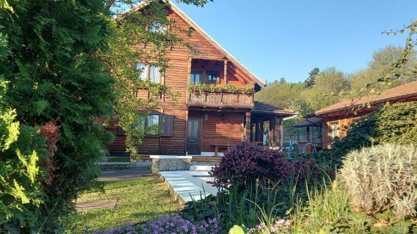 Pensão Casa Amalia Tocile  Sadu