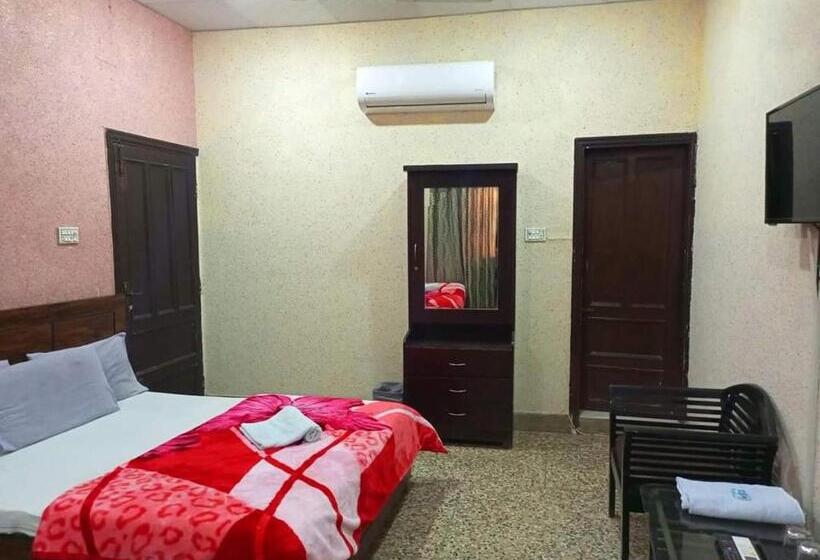 پانسیون Furnish Rooms Near Jinnah Airport