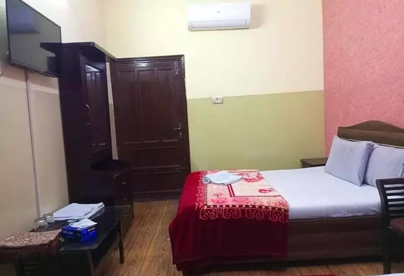 پانسیون Furnish Rooms Near Jinnah Airport