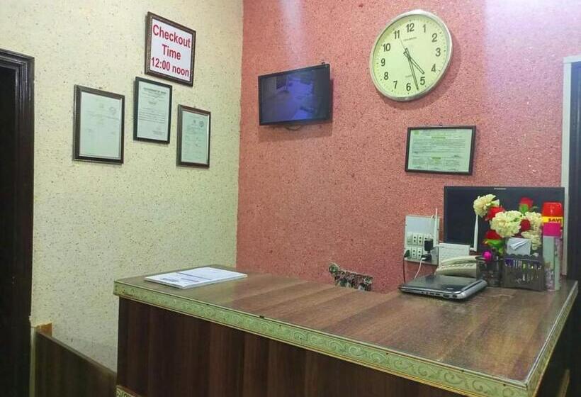 پانسیون Furnish Rooms Near Jinnah Airport