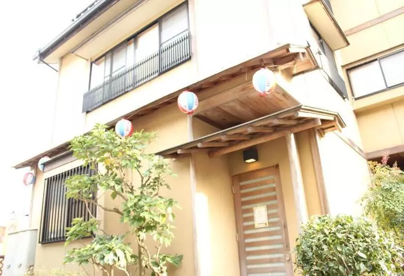 Retkeilymaja Okinawa Minshuku Kariyushi