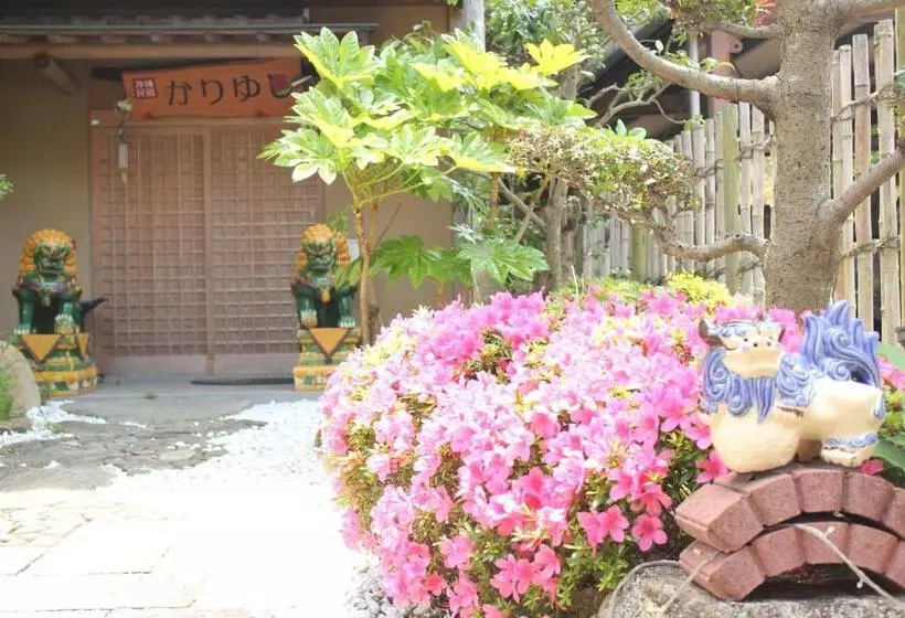 Retkeilymaja Okinawa Minshuku Kariyushi