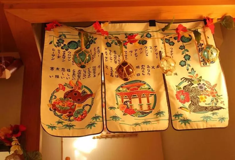 Retkeilymaja Okinawa Minshuku Kariyushi