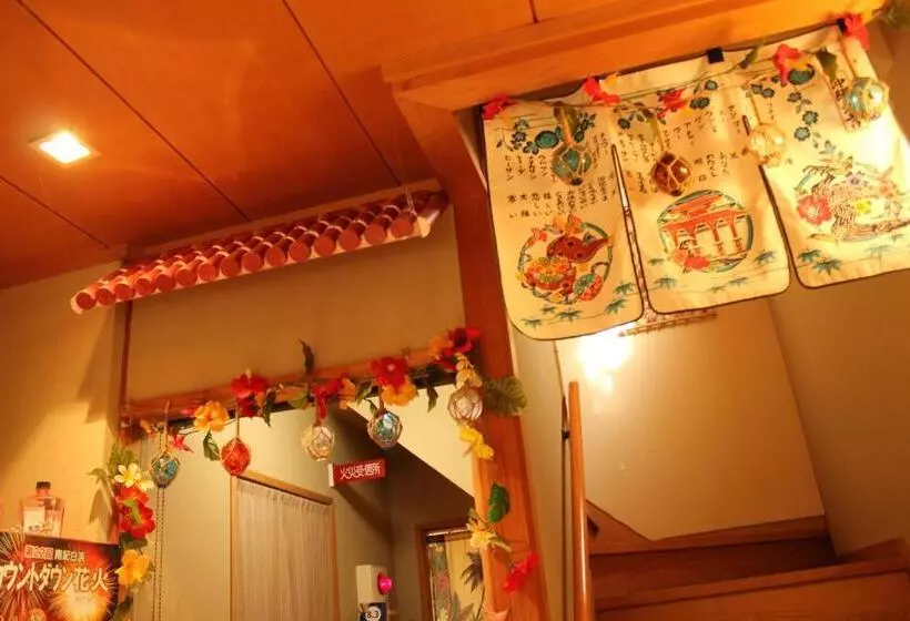Retkeilymaja Okinawa Minshuku Kariyushi