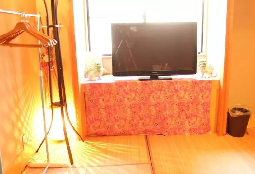 Retkeilymaja Okinawa Minshuku Kariyushi