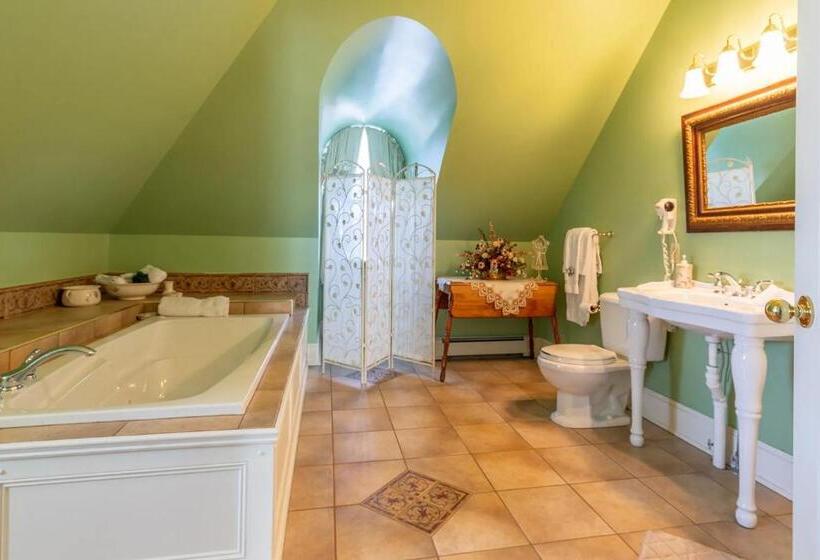 Bed and Breakfast Fitzroy Hall