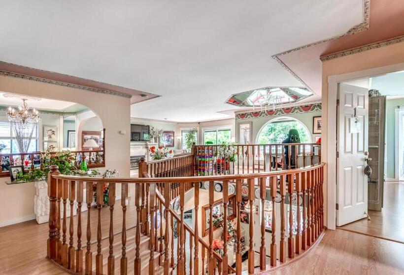 Diana S Luxury Bed And Breakfast