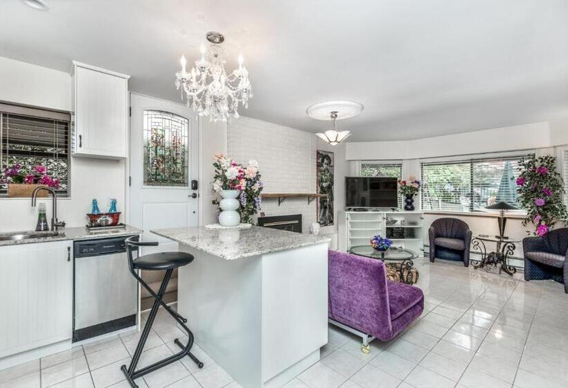 Diana S Luxury Bed And Breakfast