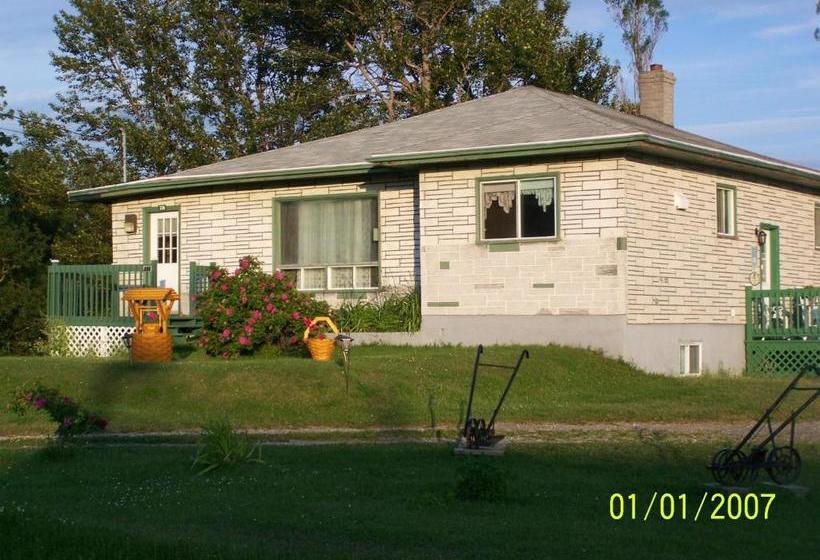 Domaine Joseph Ross Bed And Breakfast