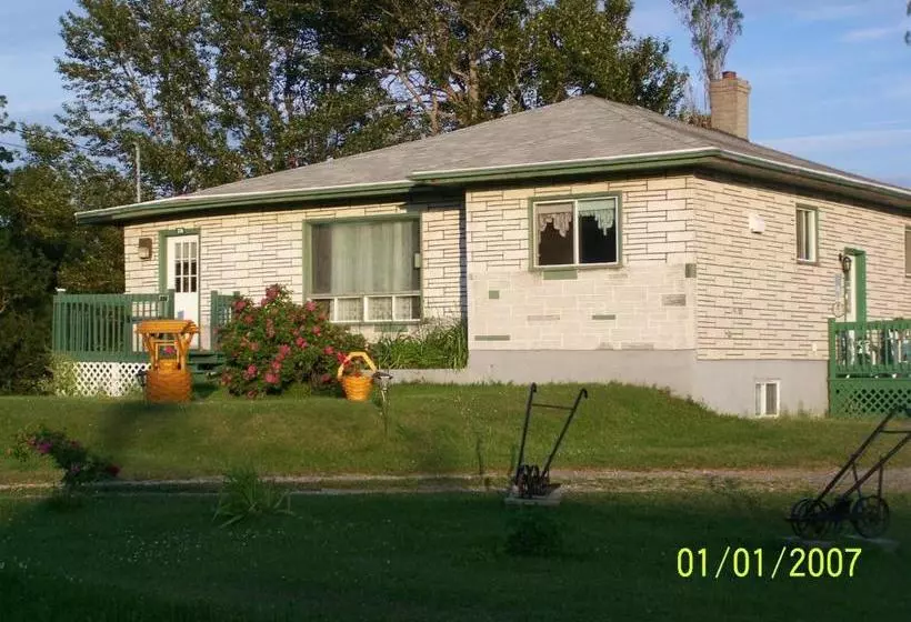 Domaine Joseph Ross Bed And Breakfast