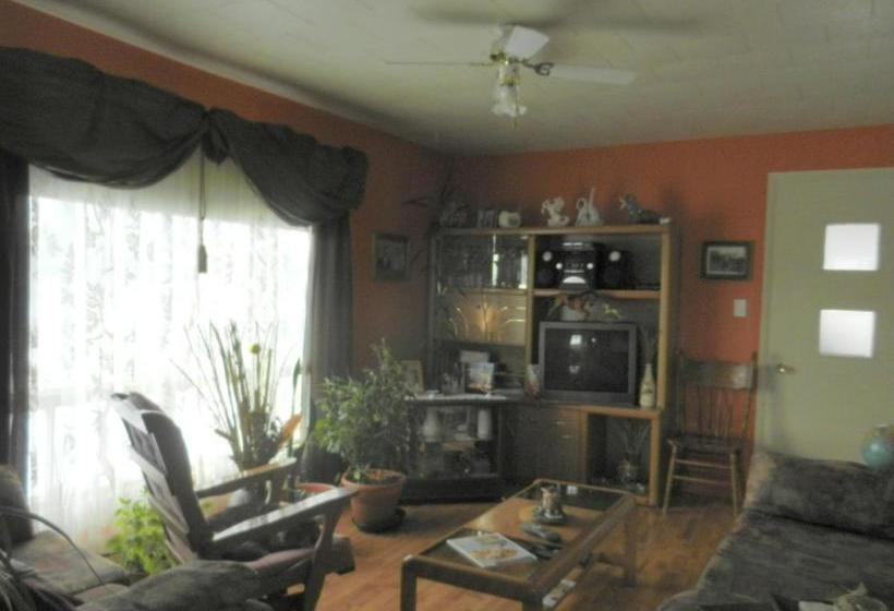 Domaine Joseph Ross Bed And Breakfast