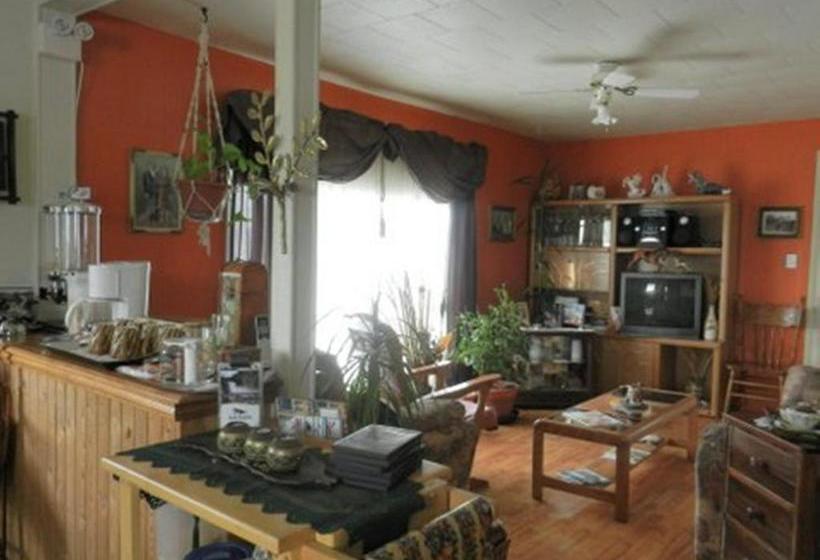 Domaine Joseph Ross Bed And Breakfast