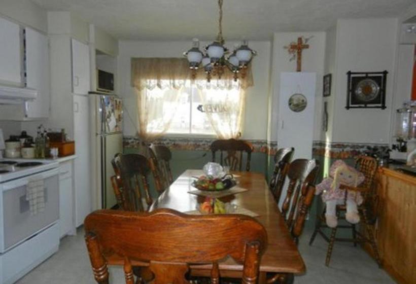 Domaine Joseph Ross Bed And Breakfast