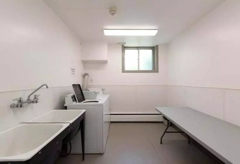 Hi Edmonton Hostel