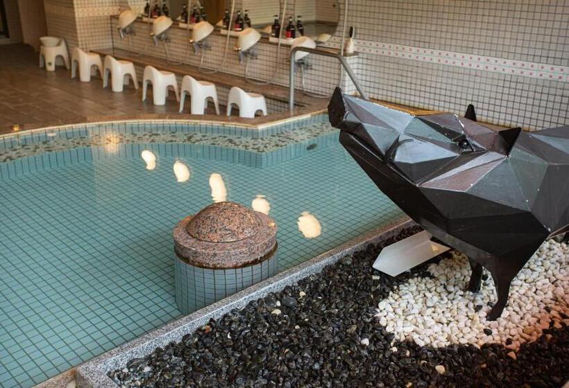 فندق Second Stage