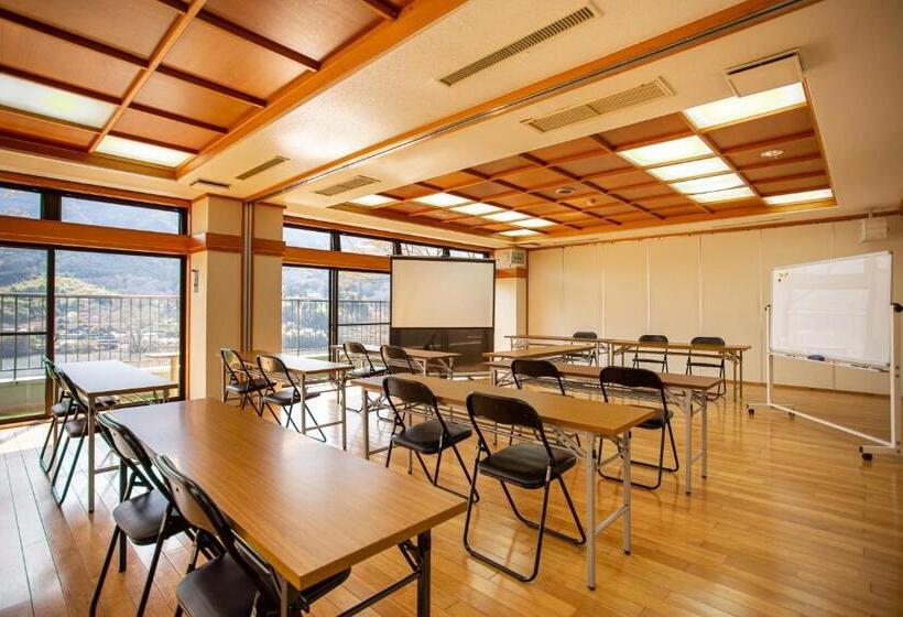 فندق Second Stage