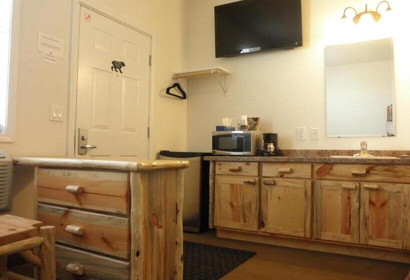 فندق على الطريق Bear S Den Lodge