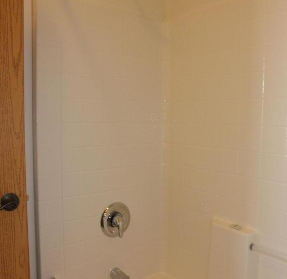 فندق على الطريق Bear S Den Lodge