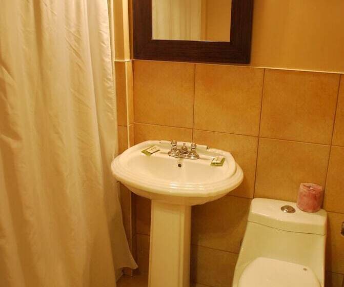 فندق على الطريق Chomedey Inn