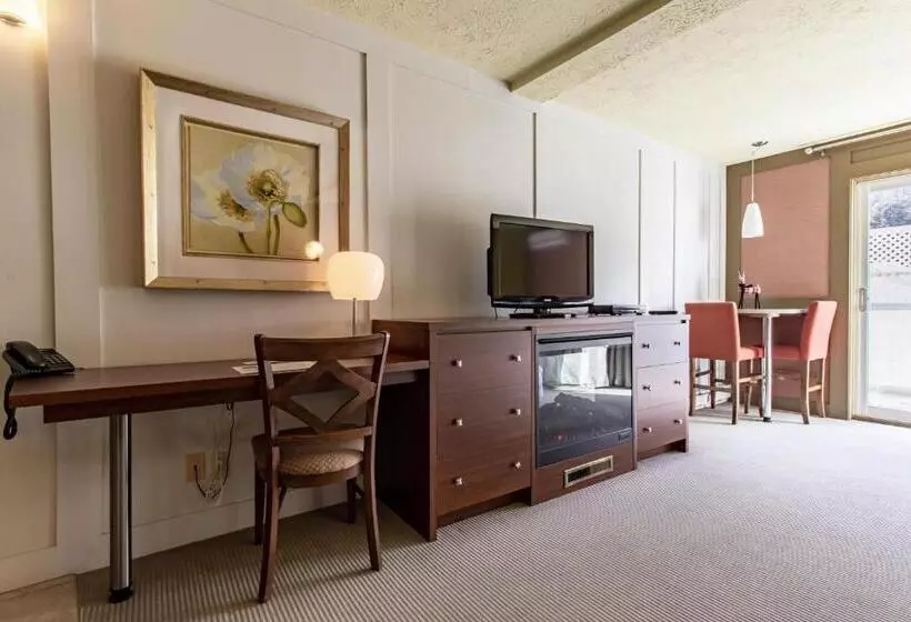 モーテル Clarion Pointe La Malbaie