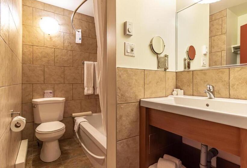 فندق على الطريق Clarion Pointe La Malbaie