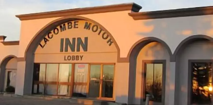 Motelli Lacombe Motor Inn