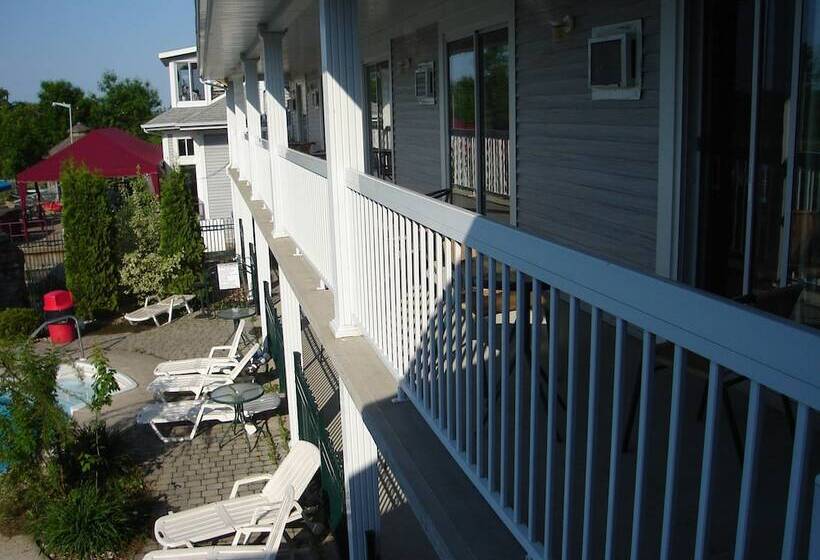 리조트 La Halte Des 103 îles