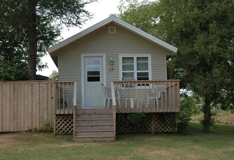 استراحتگاه North Rustico Motel & Cottages