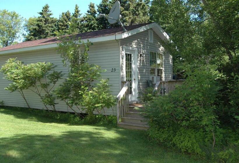 استراحتگاه North Rustico Motel & Cottages