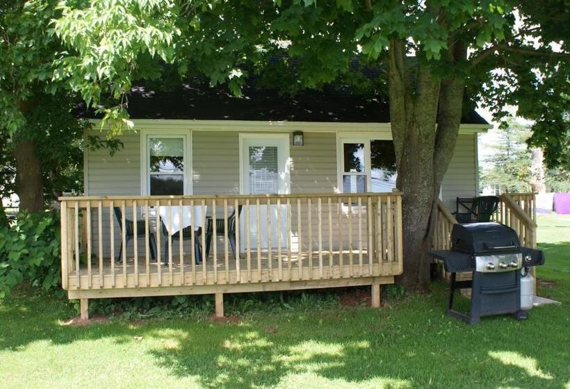 استراحتگاه North Rustico Motel & Cottages