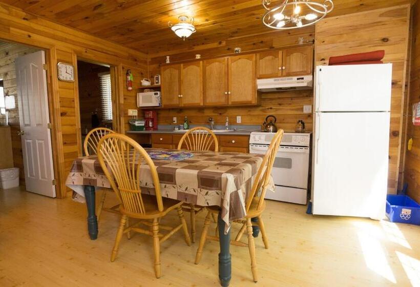 استراحتگاه North Rustico Motel & Cottages