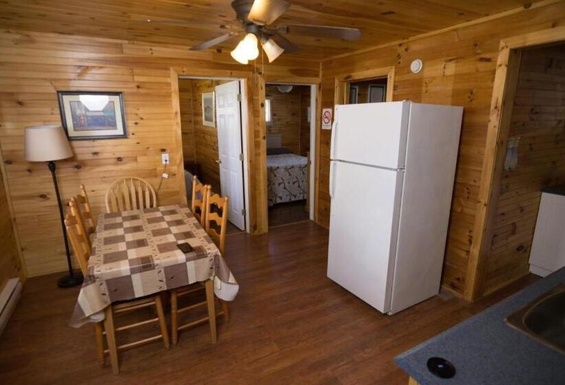 استراحتگاه North Rustico Motel & Cottages