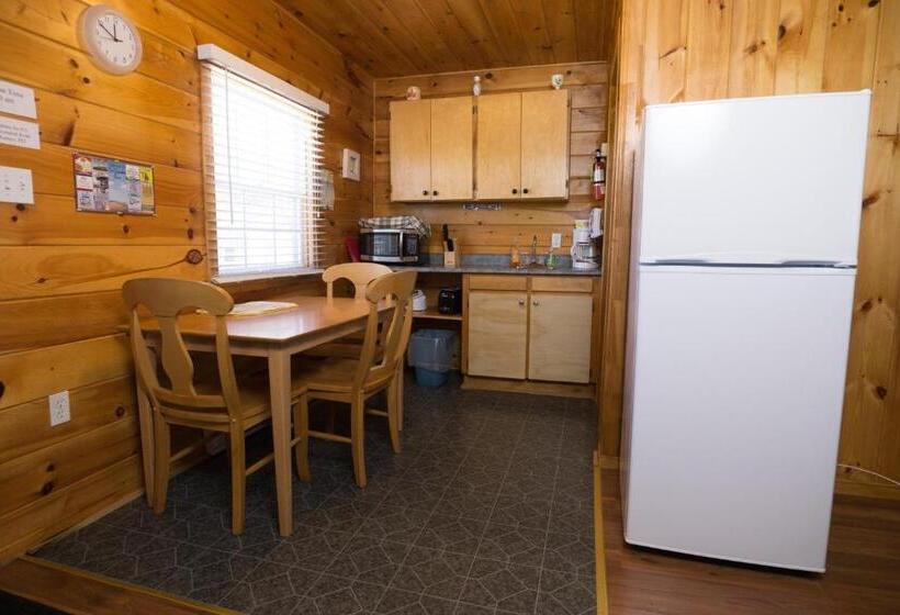 استراحتگاه North Rustico Motel & Cottages