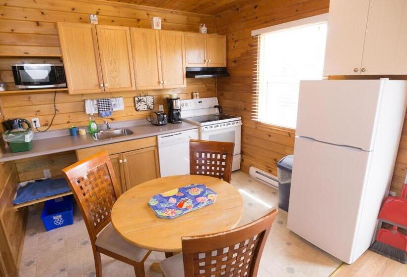 استراحتگاه North Rustico Motel & Cottages