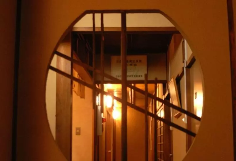 旅館 Charoku Honkan
