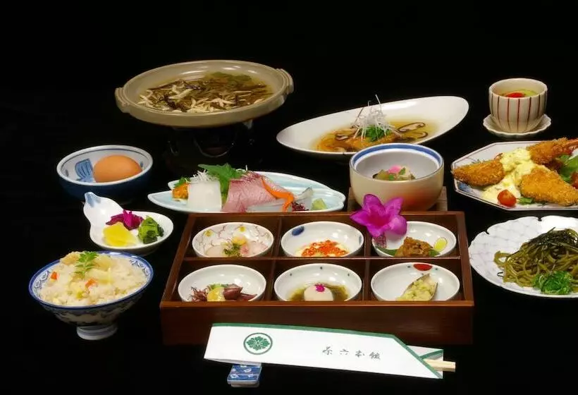 旅館 Charoku Honkan