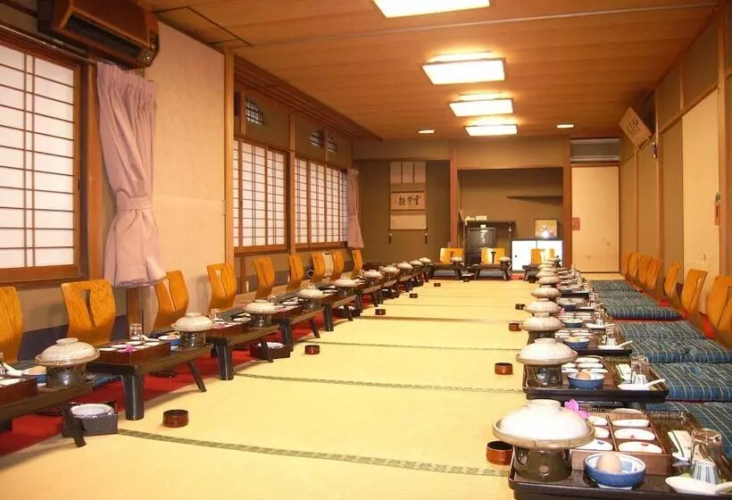 旅館 Charoku Honkan