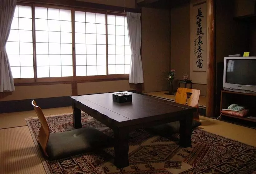 旅館 Charoku Honkan